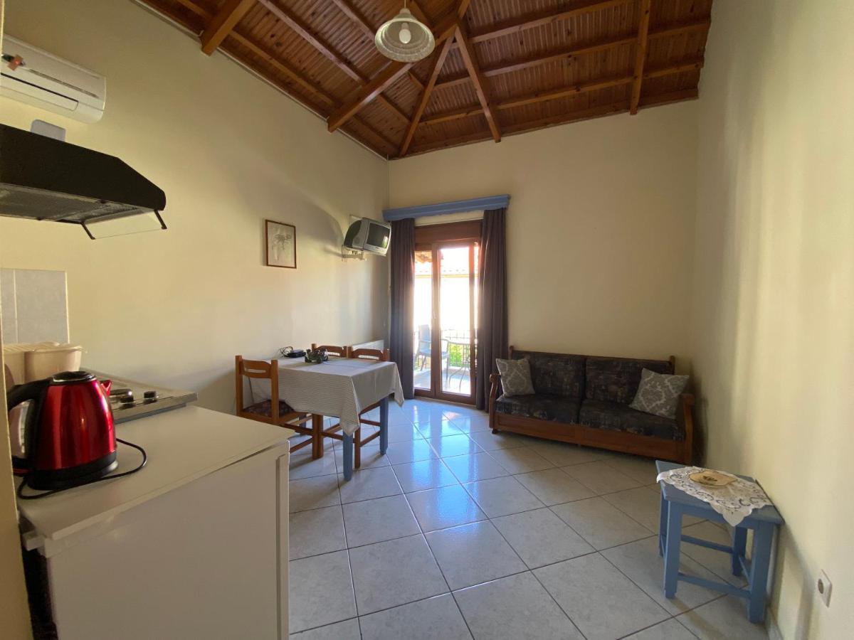 Roxani Studios-Apartments Pétra Eksteriør bilde